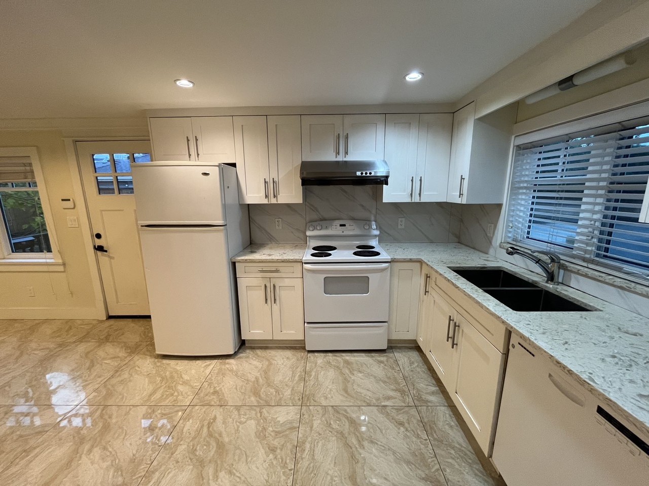 718 West 46th Avenue - Photo 4 of 13