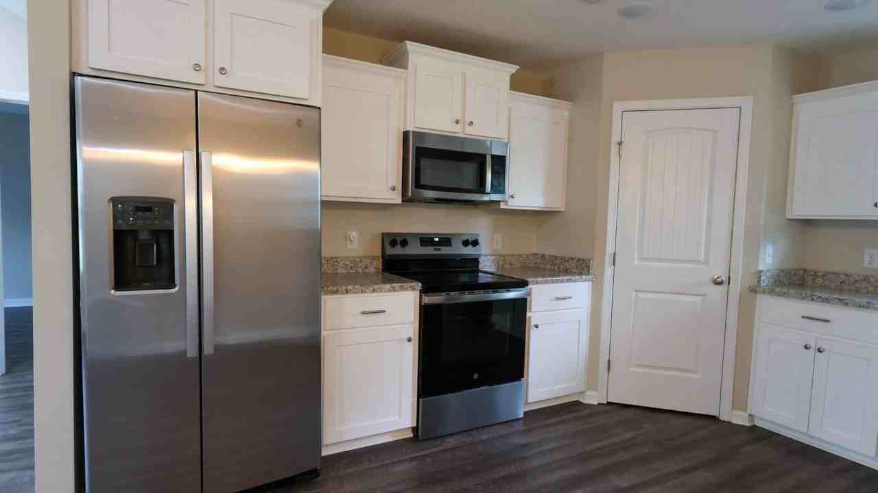 521 Church Cir - Photo 6 of 16