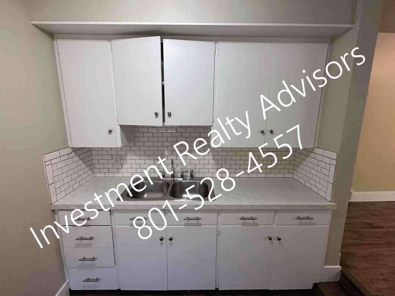 384 N 500 E - Photo 4 of 20