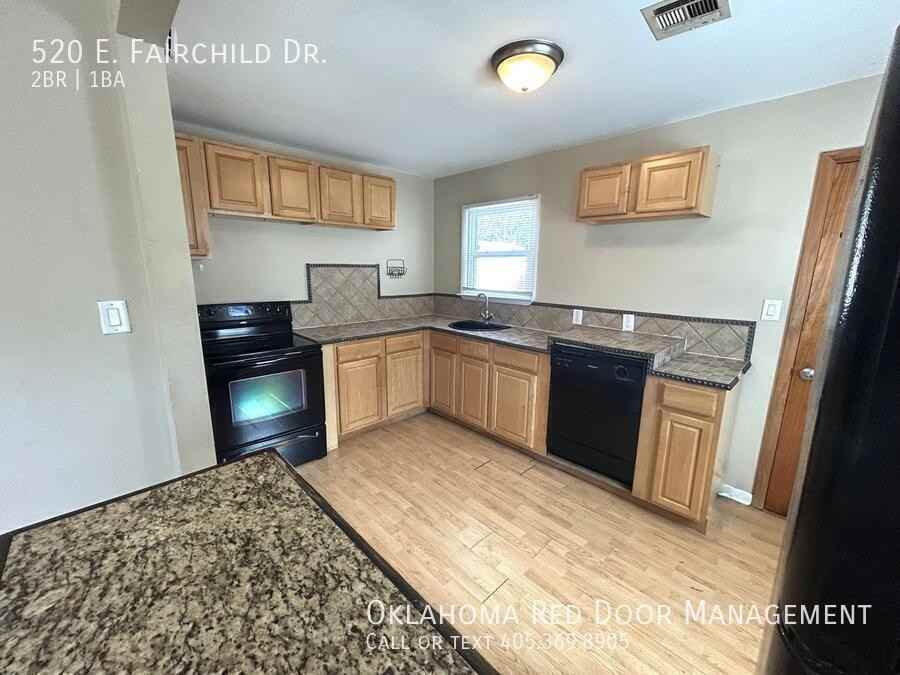 520 E Fairchild Dr - Photo 2 of 13