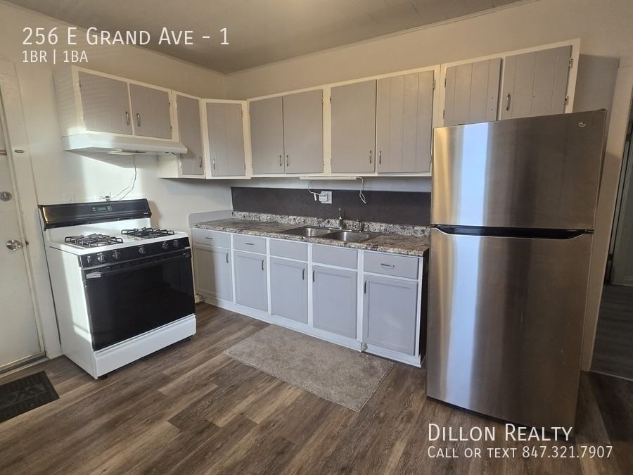 256 E Grand Ave #1 - Photo 2 of 10