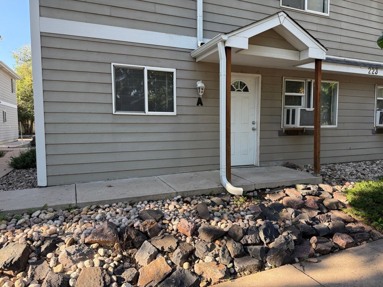 223 W Myrtle St #A - Photo 2 of 11