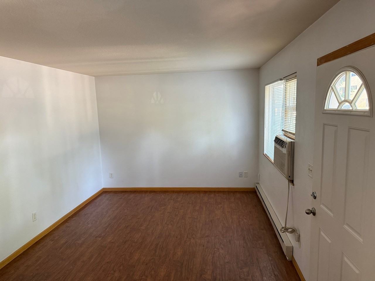 223 W Myrtle St #A - Photo 3 of 11