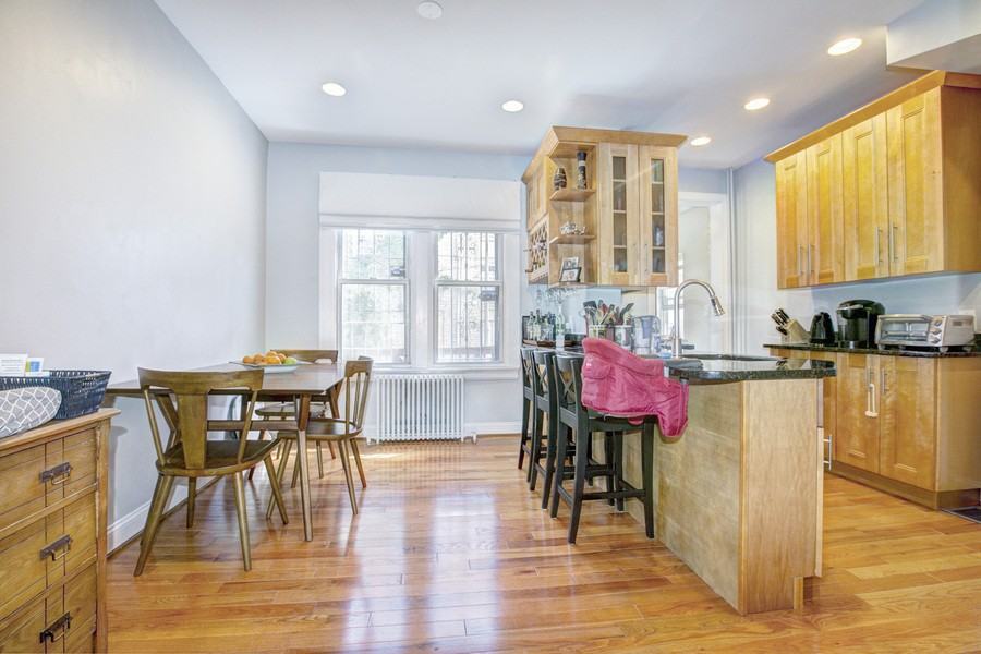 770 Hobart Pl Nw - Photo 4 of 23
