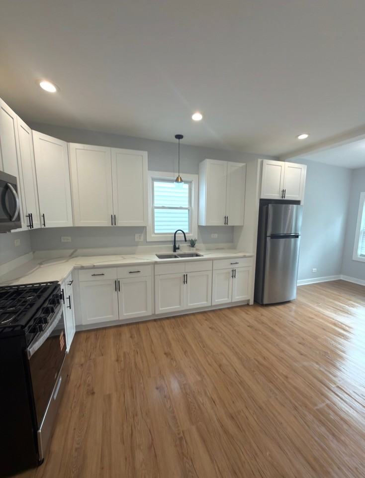 5738 S Paulina St - Photo 2 of 31