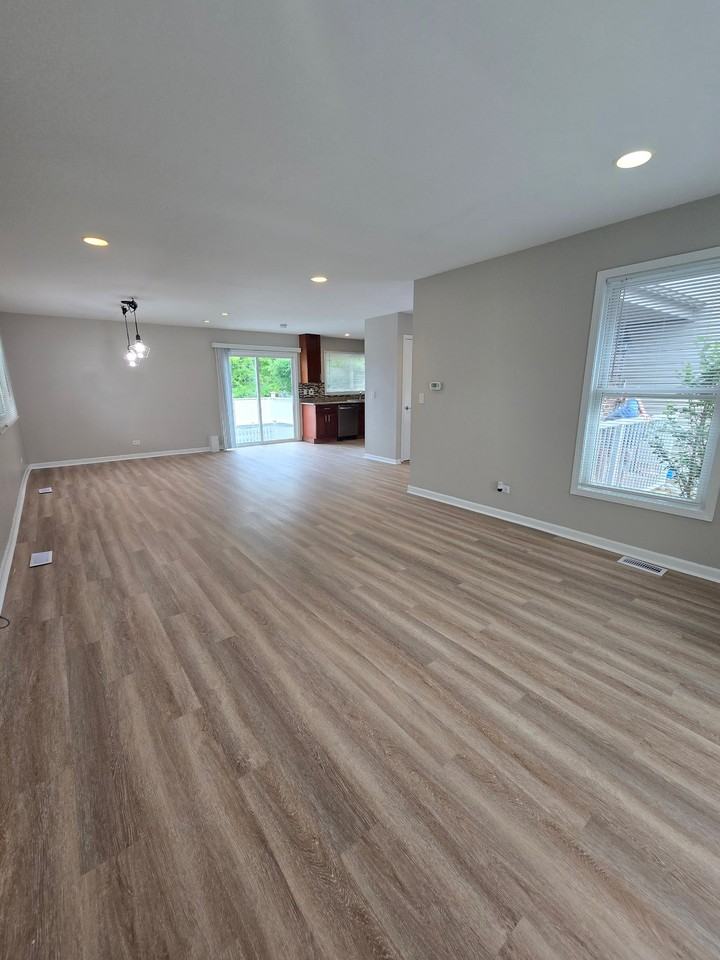 1939 Woodside Ln - Photo 4 of 14
