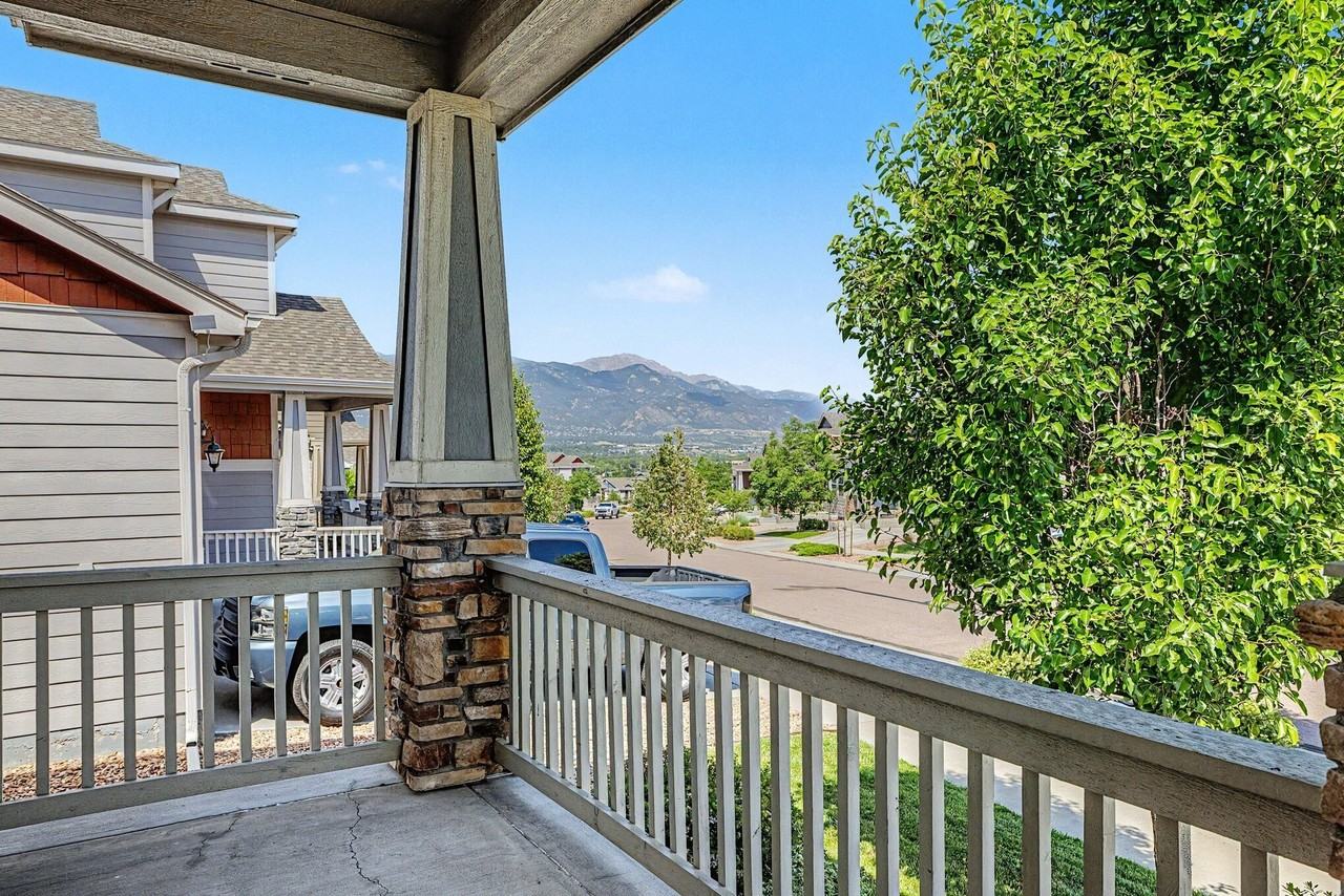 1437 Grand Overlook St - Photo 4 of 36