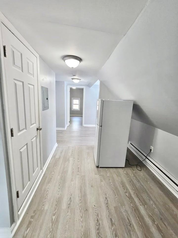244 Leslie St #3 - Photo 4 of 12