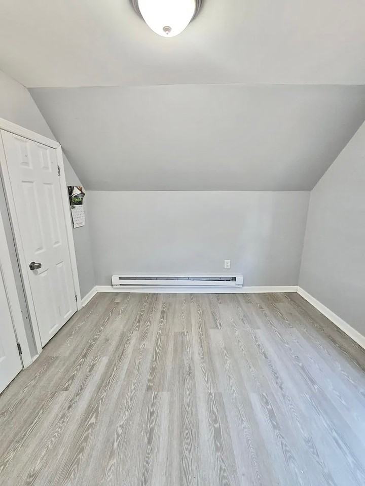 244 Leslie St #3 - Photo 7 of 12