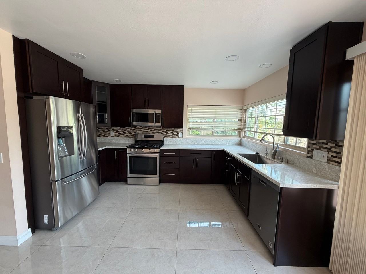 8552 Doremere Dr - Photo 3 of 19