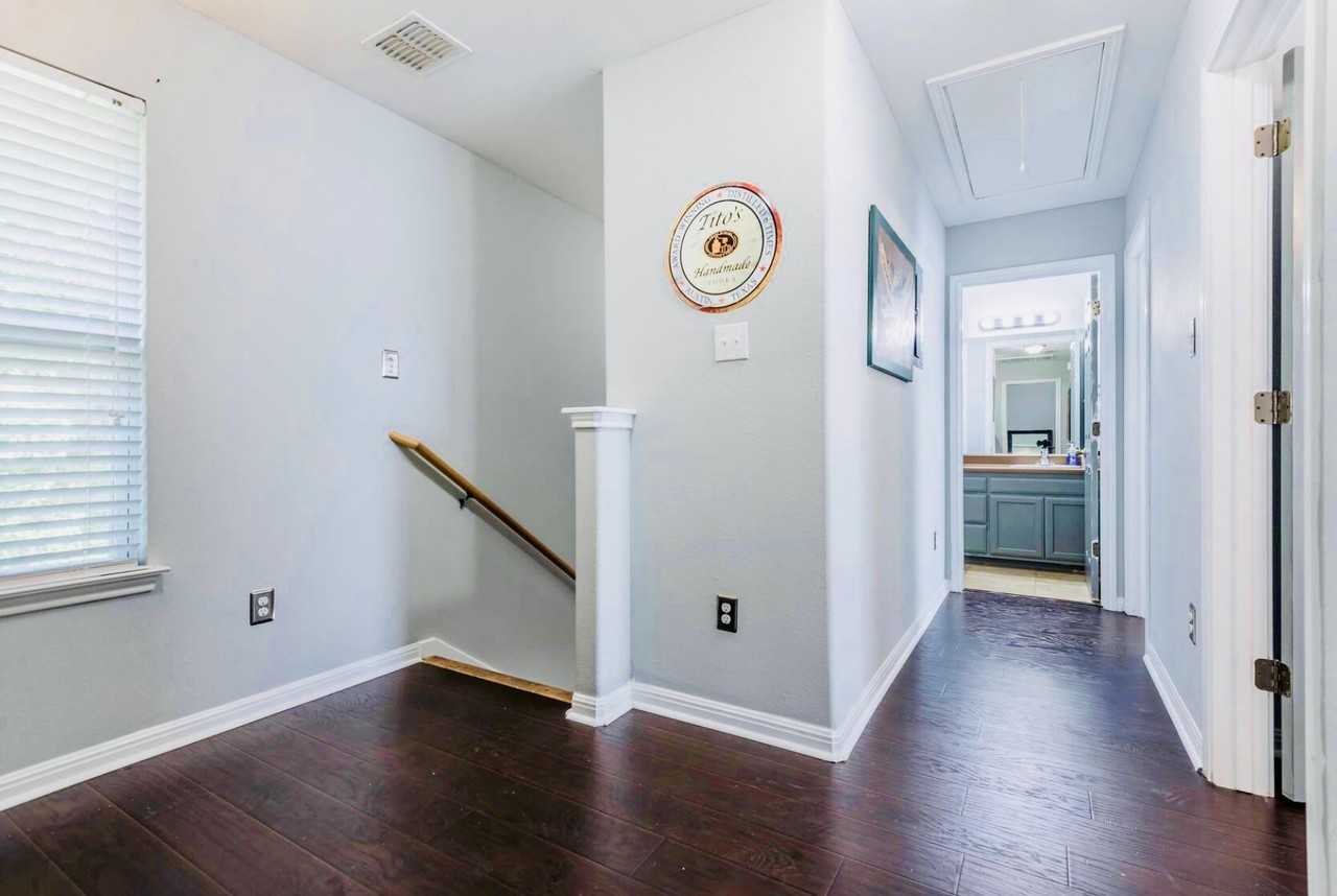 307 Claremont Ave - Photo 7 of 15