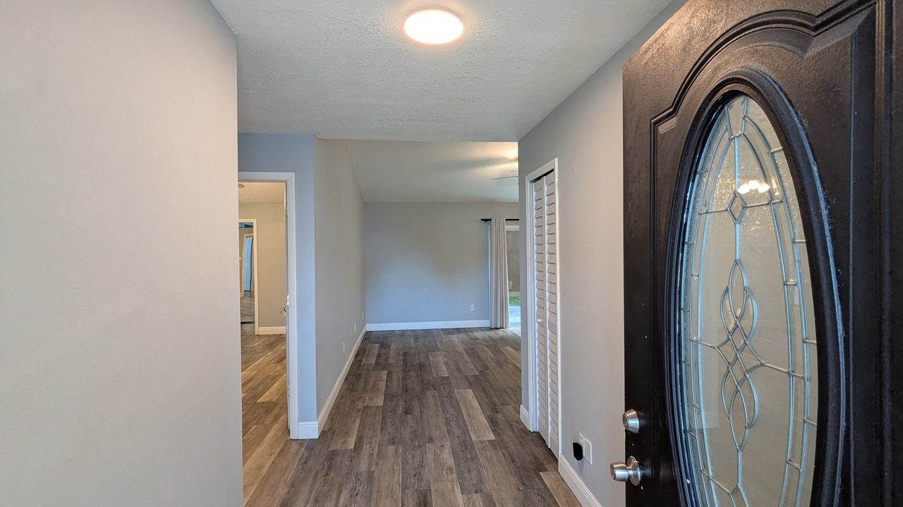 492 Wild Fox Dr - Photo 2 of 16