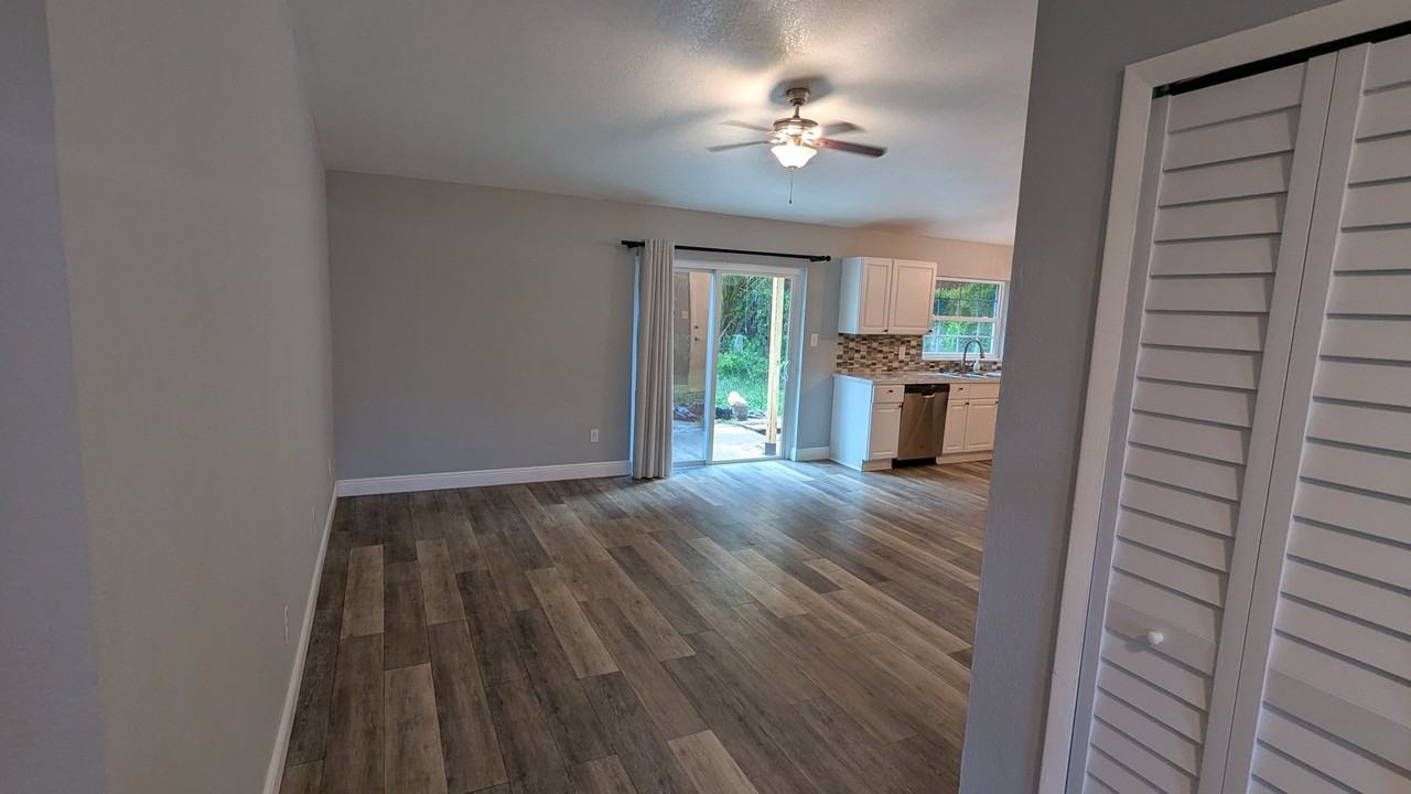 492 Wild Fox Dr - Photo 4 of 16