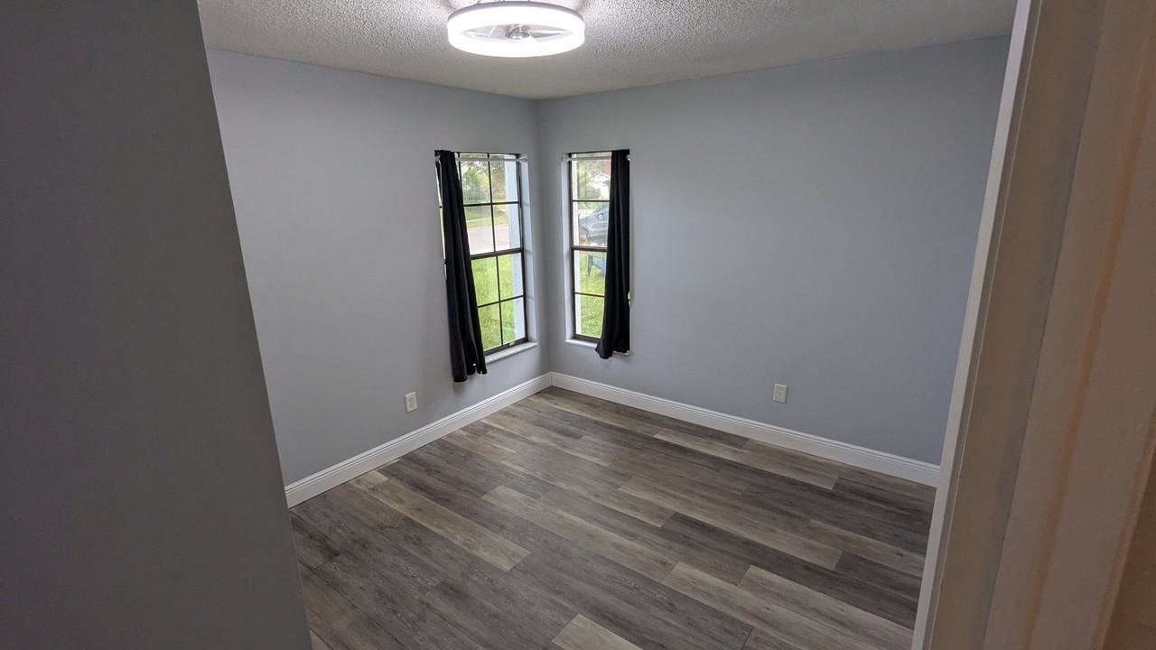492 Wild Fox Dr - Photo 7 of 16