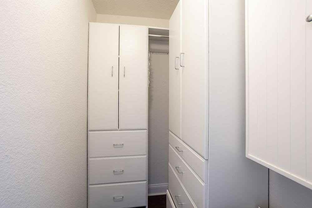 1700 Civic Center Dr - Photo 7 of 12