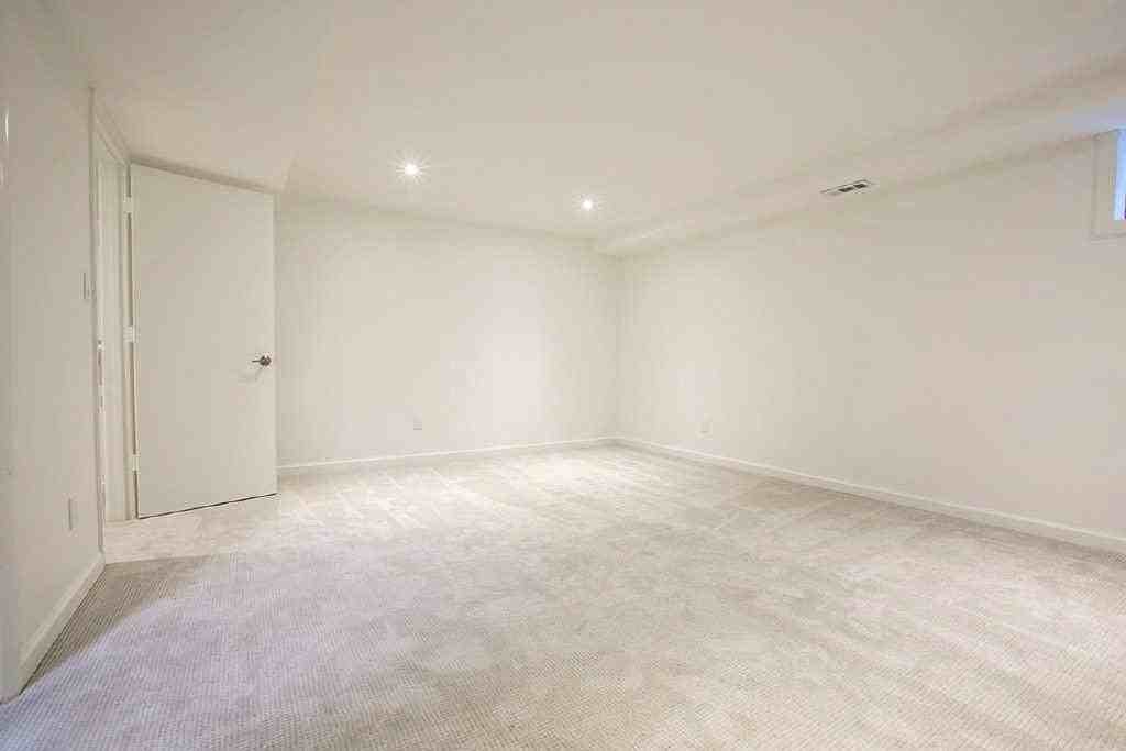 1321 I St Ne - Photo 3 of 20
