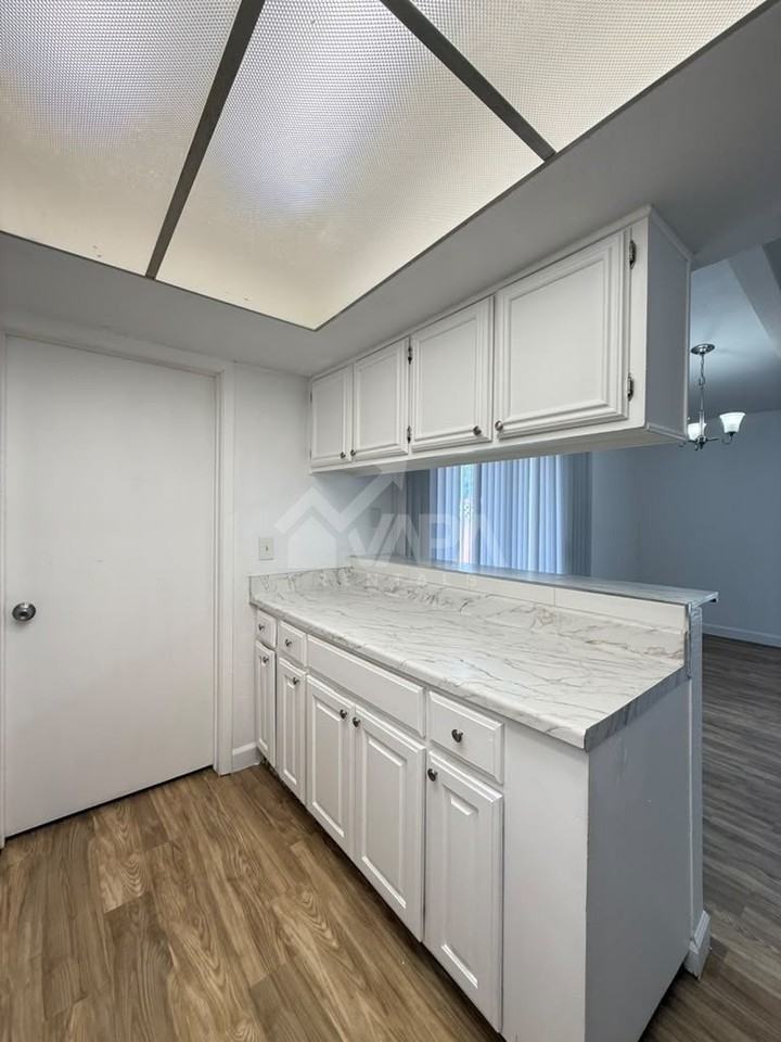 6707 Cypress Lake Dr - Photo 5 of 19