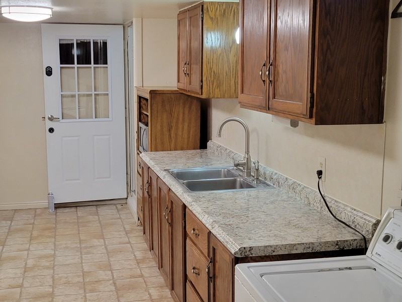 395 Ne - Photo 3 of 12