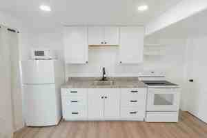 featured image of 996 N Freeman Dr