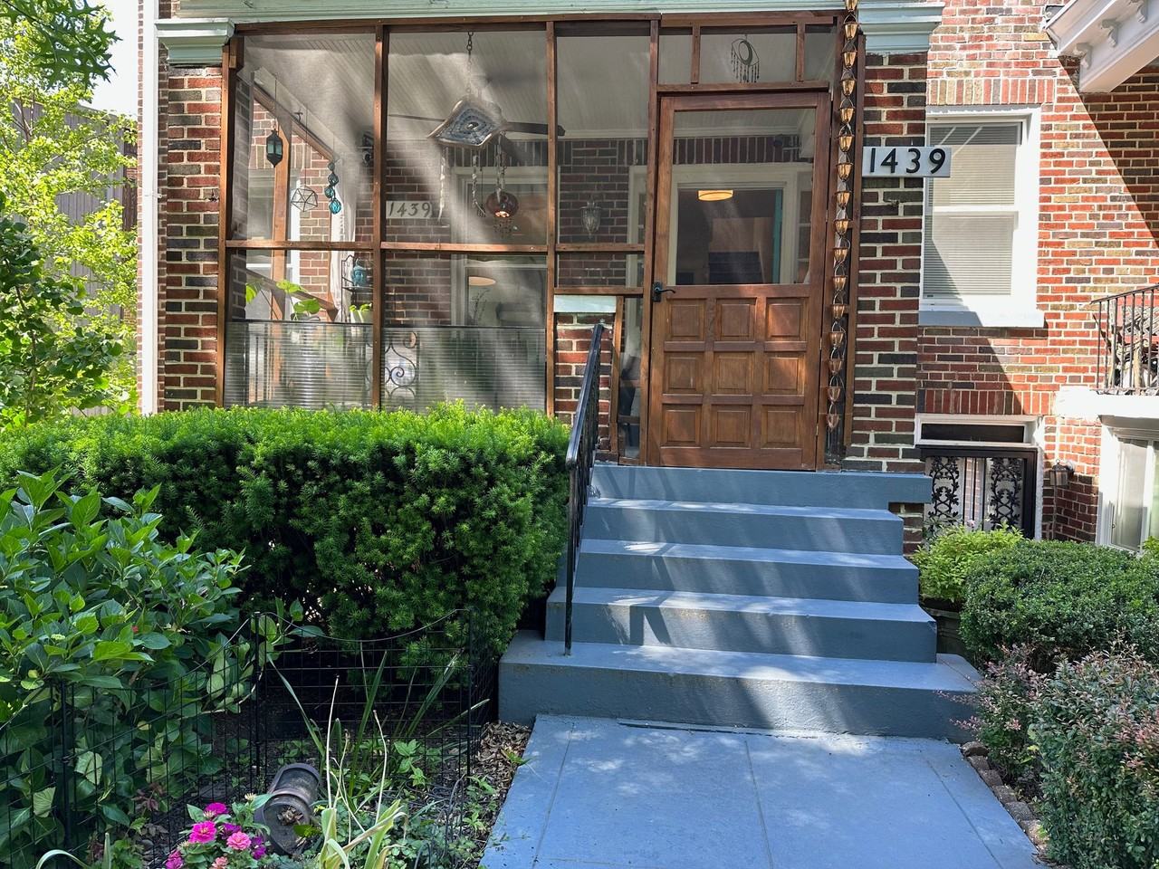 1439 Taylor St Nw - Photo 2 of 20