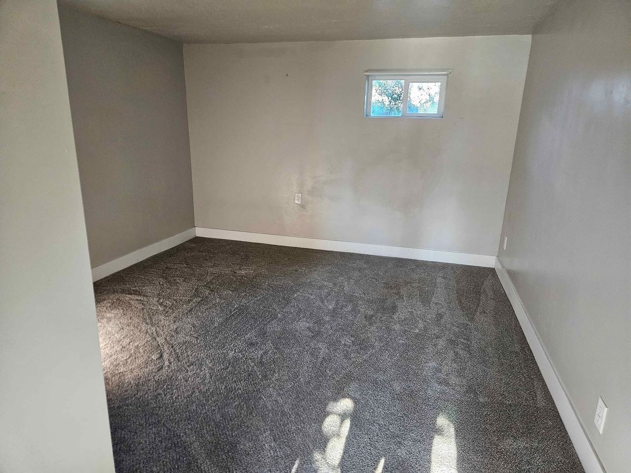 3151 S Green St - Photo 5 of 14