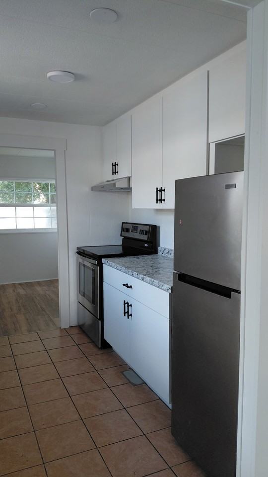 6132 108th Ave N - Photo 3 of 10
