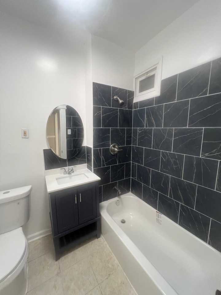 810 S 16th St #1 - Photo 4 of 10