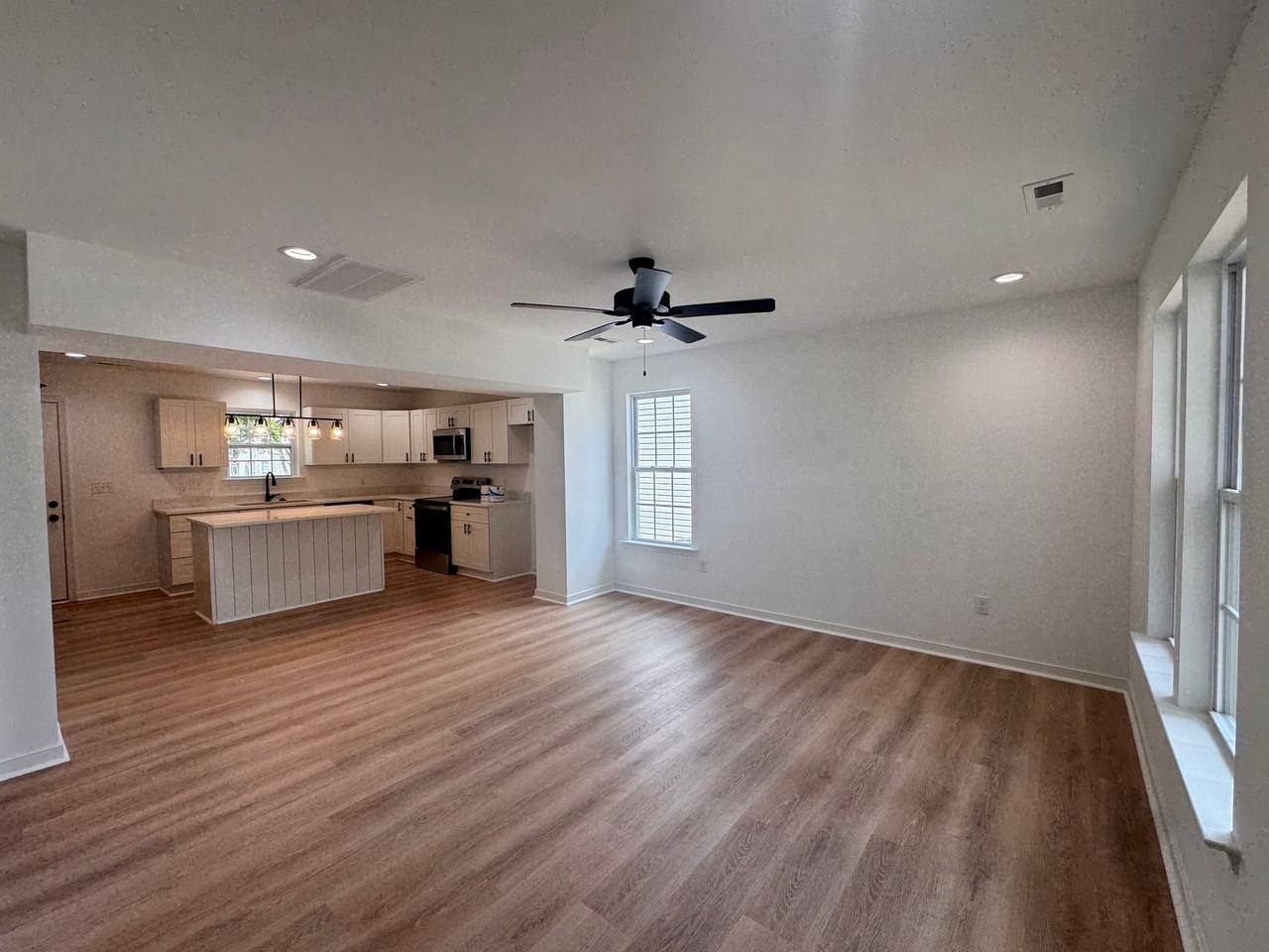 1163 W Wythe St - Photo 2 of 2