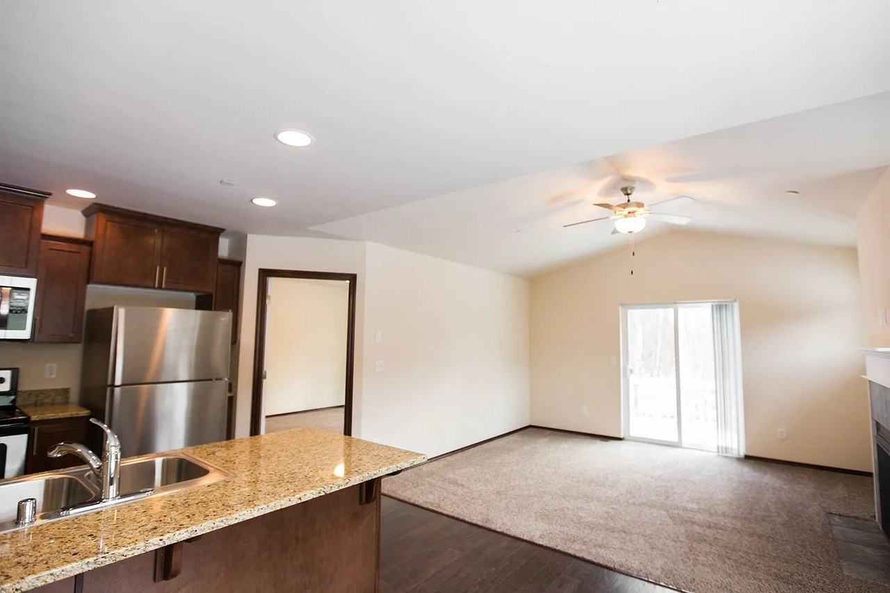 703 Kodiak Ln - Photo 4 of 20