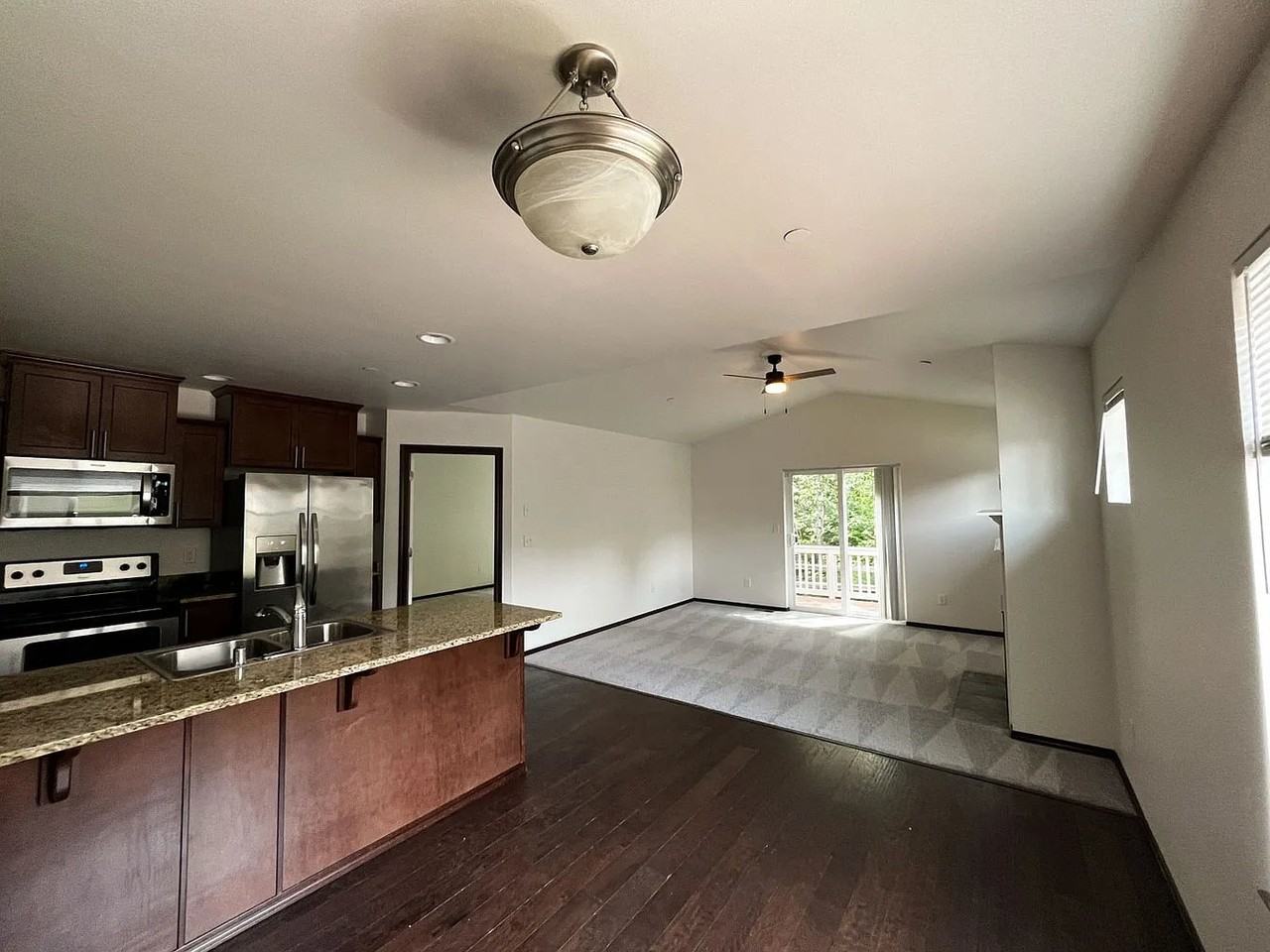 703 Kodiak Ln - Photo 6 of 20