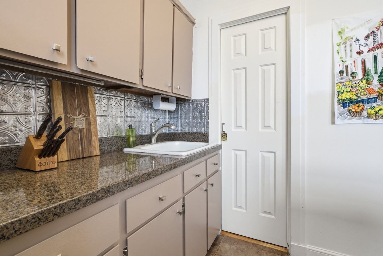 29 S State St #813 - Photo 3 of 20