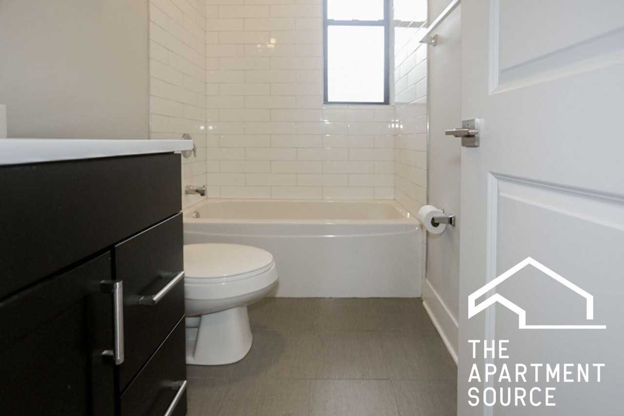 1948 W Nelson St #1 - Photo 4 of 5