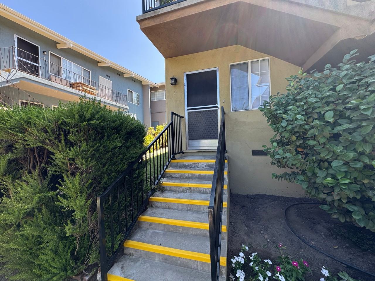 1570 N Verdugo Rd #B - Photo 2 of 18