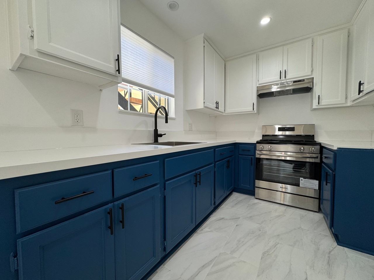 1570 N Verdugo Rd #B - Photo 3 of 18