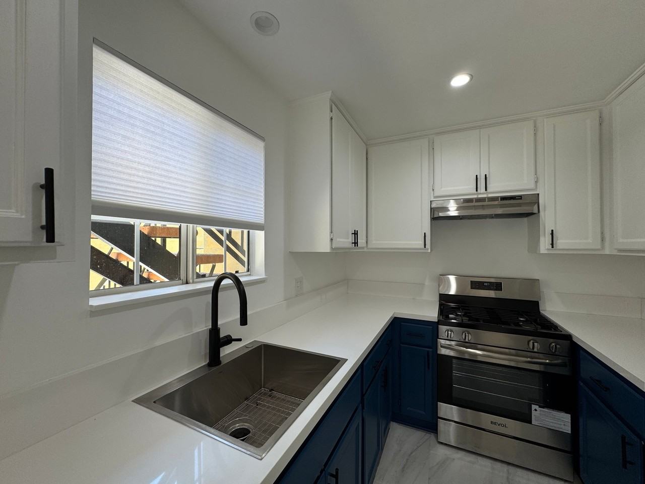 1570 N Verdugo Rd #B - Photo 7 of 18