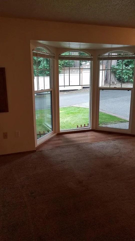 607 107th Ave E - Photo 4 of 16