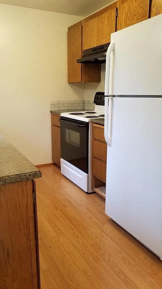 607 107th Ave E - Photo 6 of 16