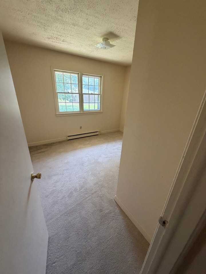 119 Winston St - Photo 3 of 7