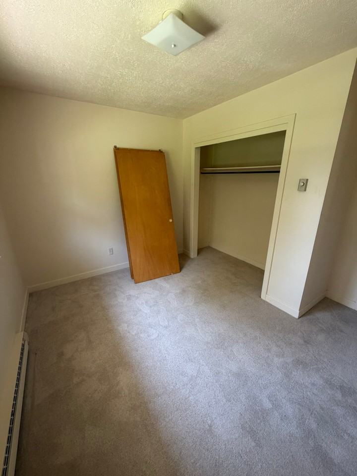 119 Winston St - Photo 4 of 7