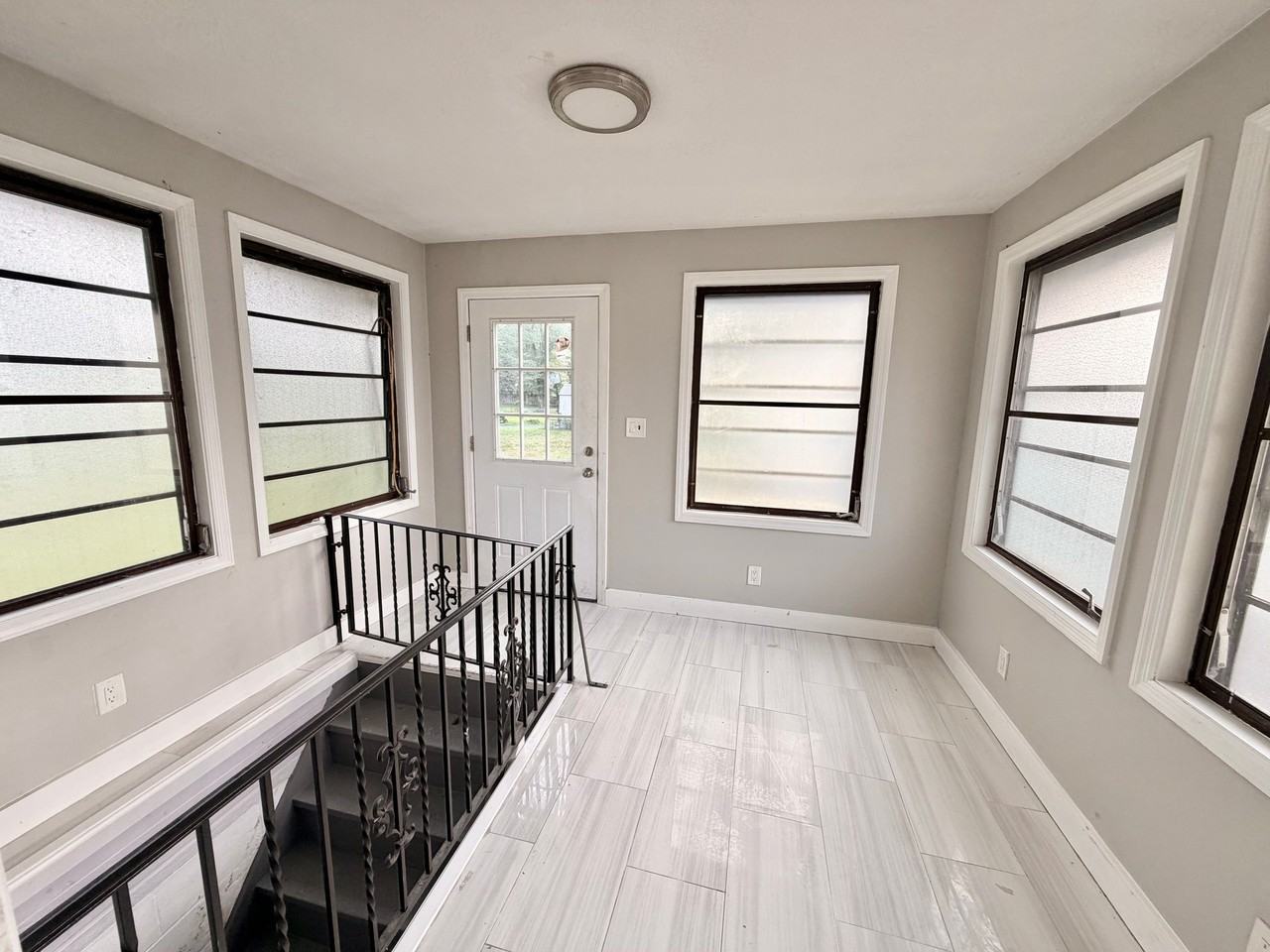 10 S Woodbury Rd - Photo 5 of 14