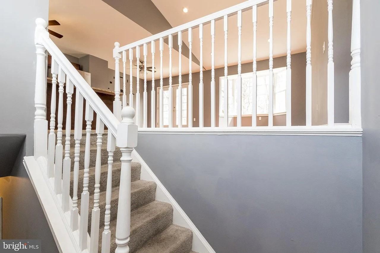 6204 Barrowfield Ct - Photo 3 of 9