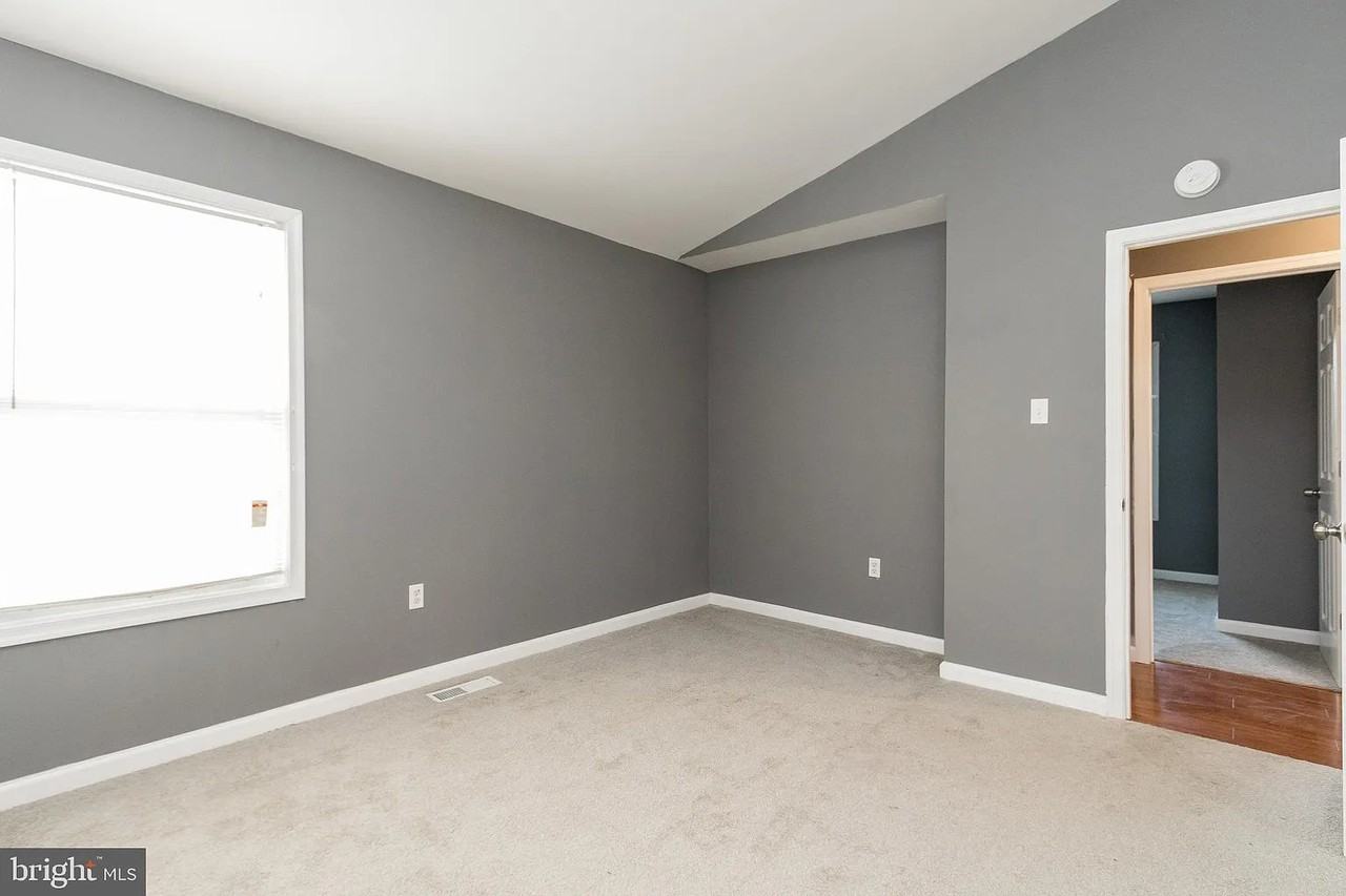 6204 Barrowfield Ct - Photo 6 of 9