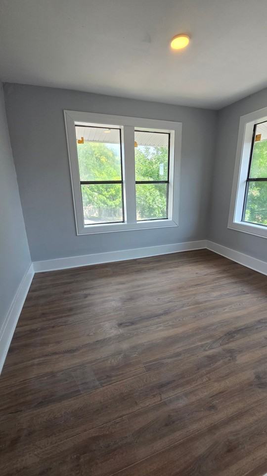 3421 W 12th St #A - Photo 5 of 12