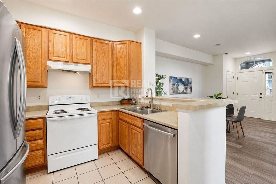 8415 Stonybridge Cir - Photo 7 of 16