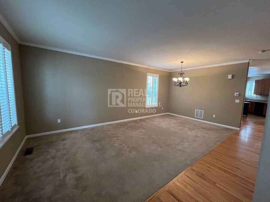 5822 Oak Meadows Blvd - Photo 4 of 34