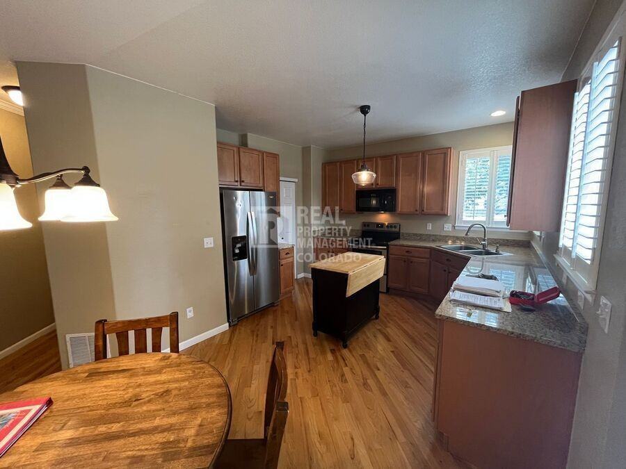 5822 Oak Meadows Blvd - Photo 6 of 34