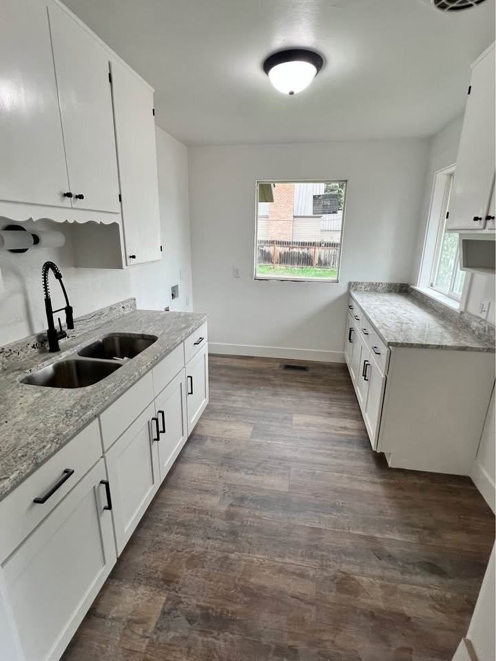 280 W 16th St #2 - Photo 3 of 11