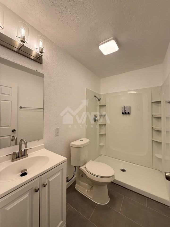 9703 Five Forks St - Photo 7 of 18
