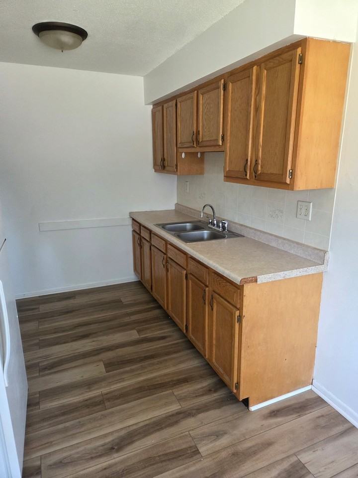 1716 E 80th St #2 - Photo 4 of 8