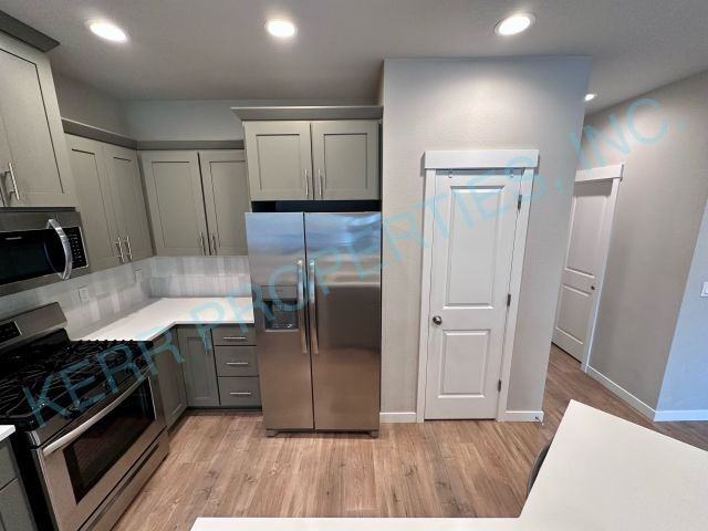 12706 Se Zion St - Photo 4 of 20